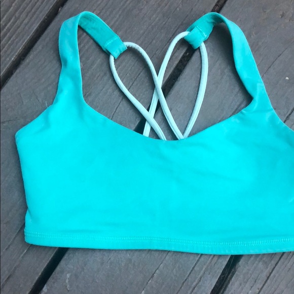 Lululemon Free to Be Bra is green - Picture 1 of 5